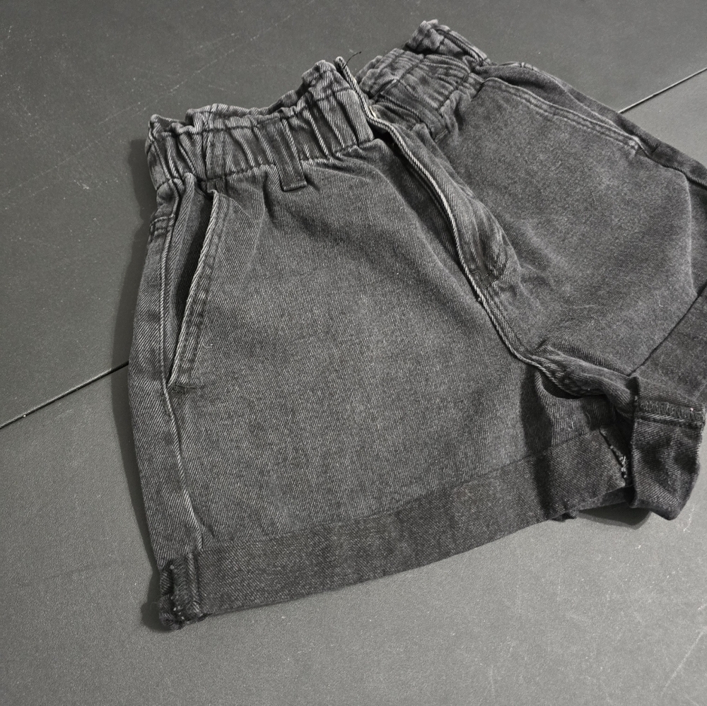 Forever 21 High-Waisted Dark Gray Black Denim Shorts Womens Size XS - Picture 2 of 9